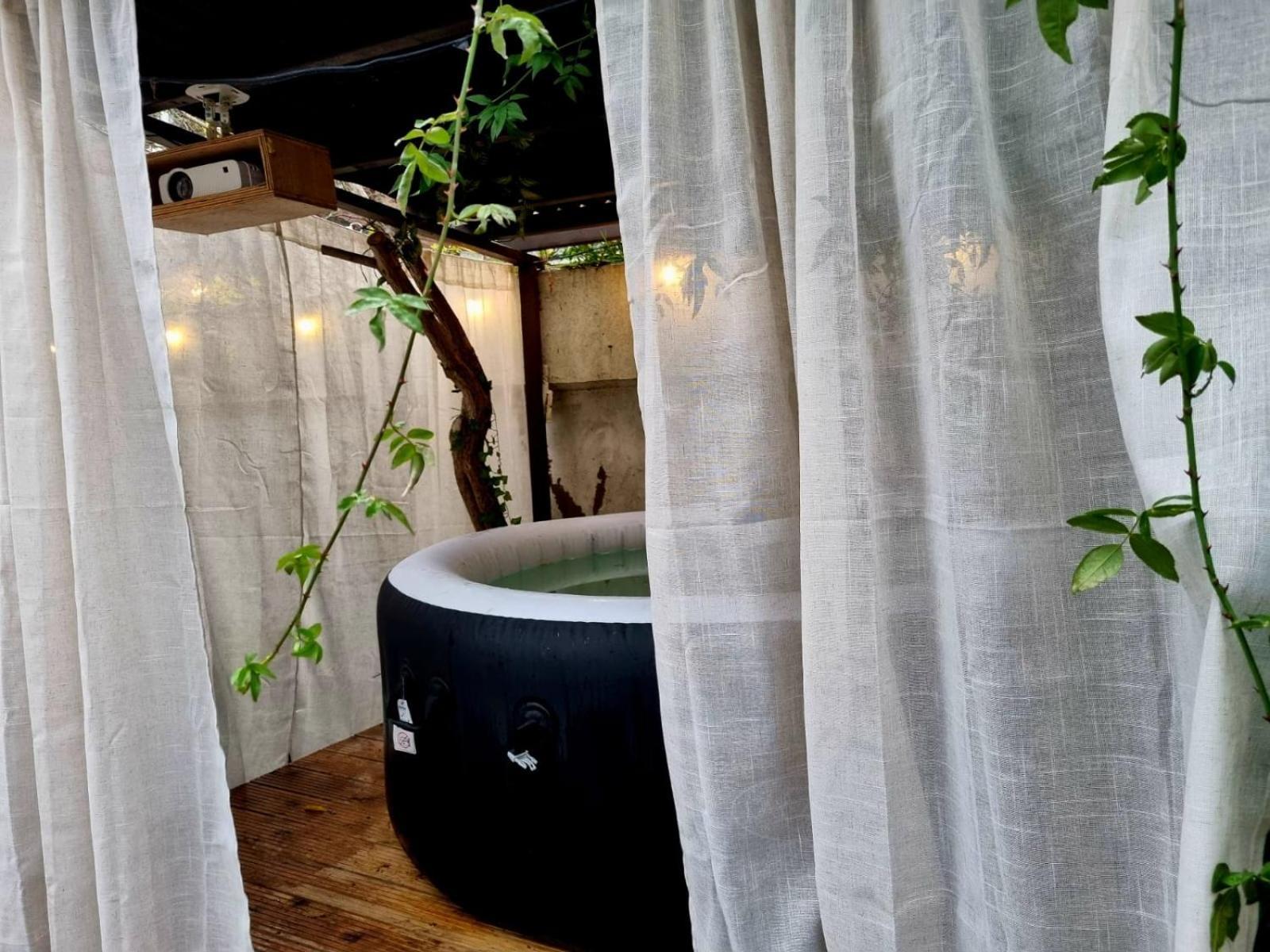 Double Room W/Projector & Garden Hot Tub Londýn Exteriér fotografie